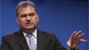 Măsuri dure pentru românii cu datorii la stat Măsuri dure pentru românii cu datorii la stat