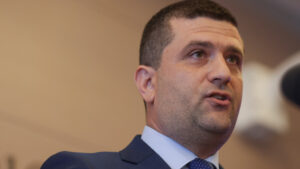 Miruță contestă numirile de la ROMARM