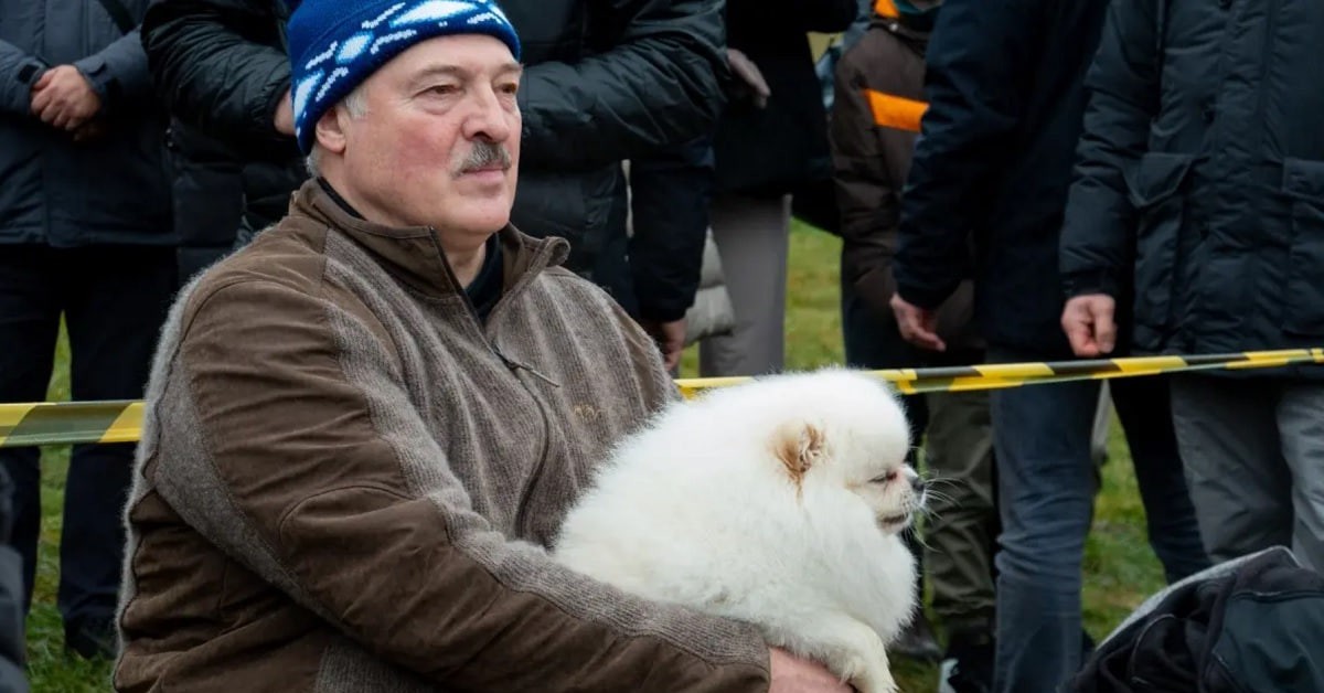 Președintele Belarusului, Alexandr Lukașenko și câinele lui