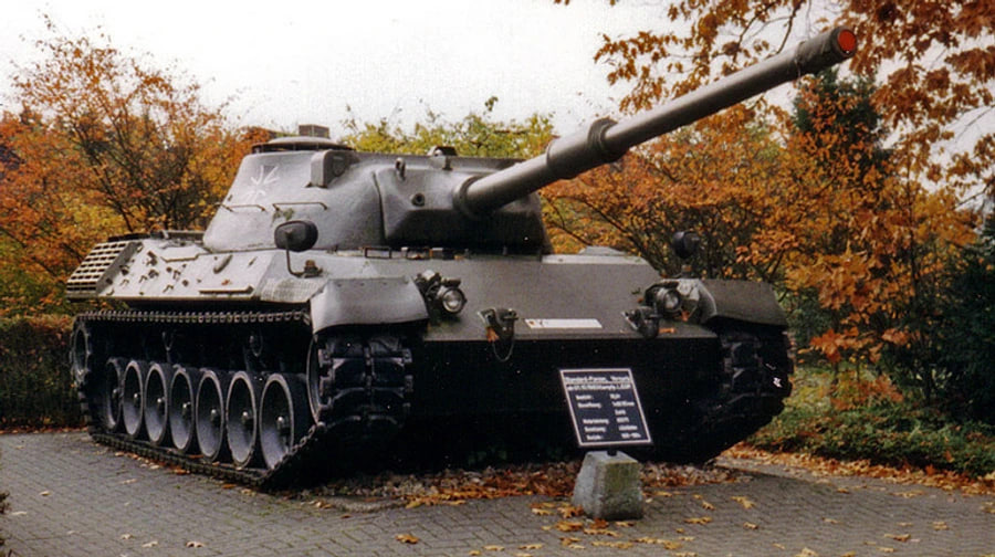Leopard 1 - tanc german produs de Porsche în al Doilea Război Mondial