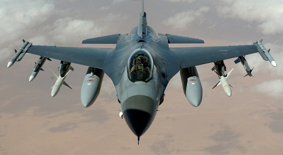Încălcarea frontierelor NATO: Avioane de vânătoare ale Alianței, ridicate de urgență din cauza unei drone în spațiul aerian al Letoniei / depositphotos