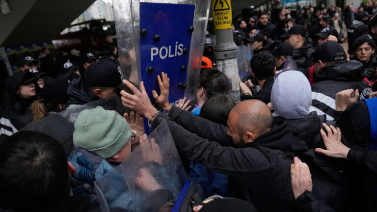 Proteste de 1 Mai în Turcia: ciocniri cu poliția și arestări în masă la Istanbul / depositphotos