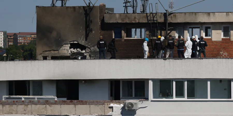 La Galați a început evaluarea pagubelor după prăbușirea unei drone rusești asupra unui bloc de locuințe/ Inquam Photos/George Calin via REUTERS