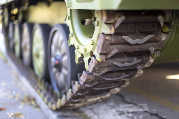 Sute de vehicule militare vor tranzita România: încep exercițiile NATO de amploare/depositphotos