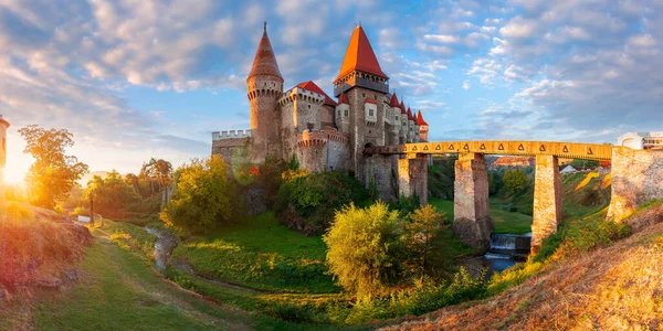 Ministrul Economiei îi îndeamnă pe români să aleagă vacanțe în țară de 1 Mai / depositphotos