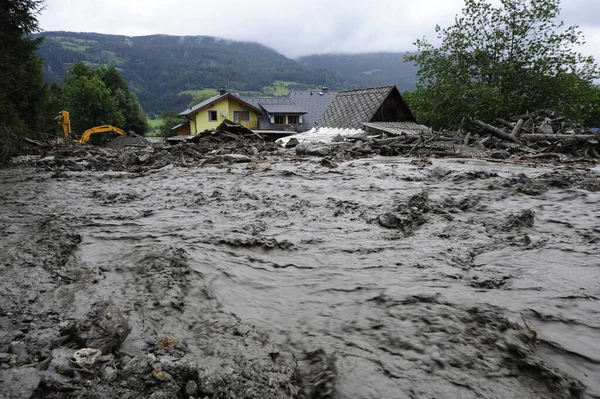 Cod galben de inundații în 17 județe din România din cauza riscului de viituri/depositphotos