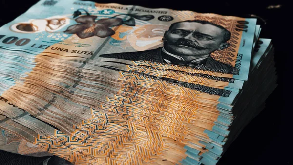 Leul își consolidează poziția: moneda națională s-a întărit față de euro și dolar/depositphotos
