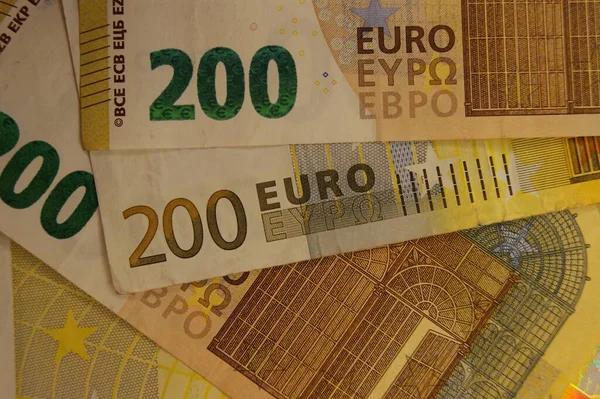 România lansează programul „Diaspora Invest Home” cu buget de 100 de milioane de euro pentru investițiile diasporei/depositphotos