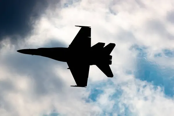 Atacul Rusiei asupra regiunii Odesa a obligat România să ridice avioane de vânătoare/depositphotos