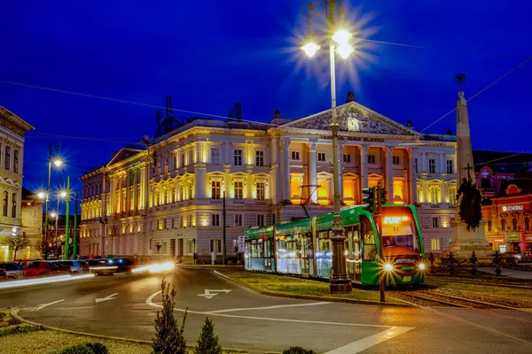 Din cauza crizei din Strâmtoarea Hormuz, Bucureștiul nu poate primi stâlpișorii pentru linia de tramvai 5/depositphotos