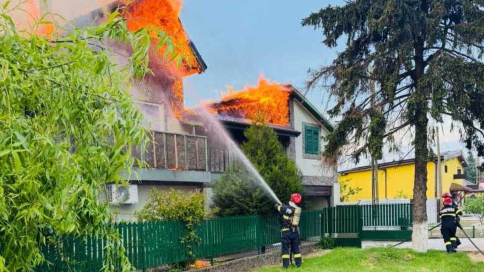 Un incendiu puternic a cuprins o locuință în județul Giurgiu/ISU Giurgiu