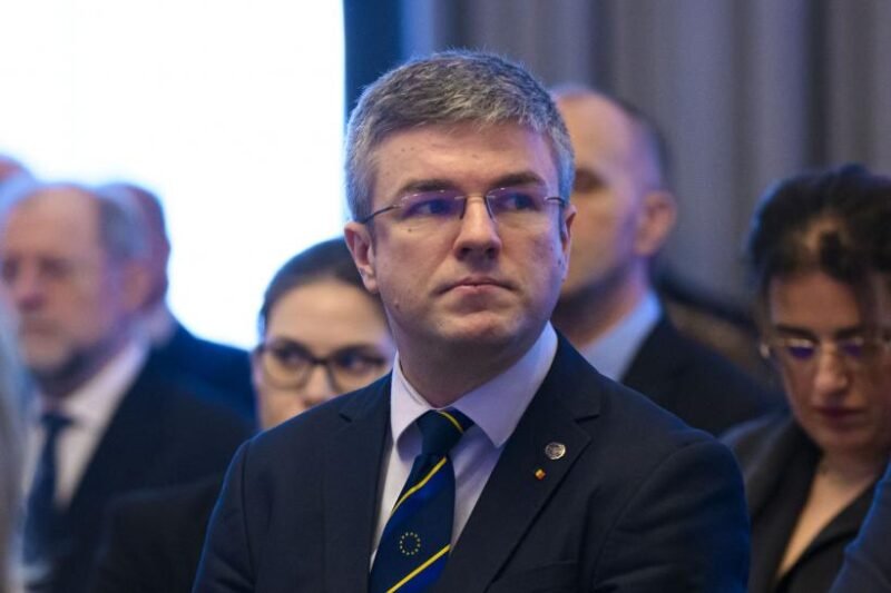 Irineu Darău: economia României suferă din cauza instabilității, alegerile anticipate sunt puțin probabile Irineu Darău: economia României suferă din cauza instabilității, alegerile anticipate sunt puțin probabile/depositphotos