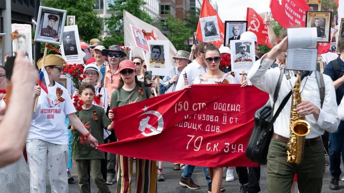 „Regimentul Nemuritor” ca instrument al mitului: de la moștenirea sovietică la războiul contemporan