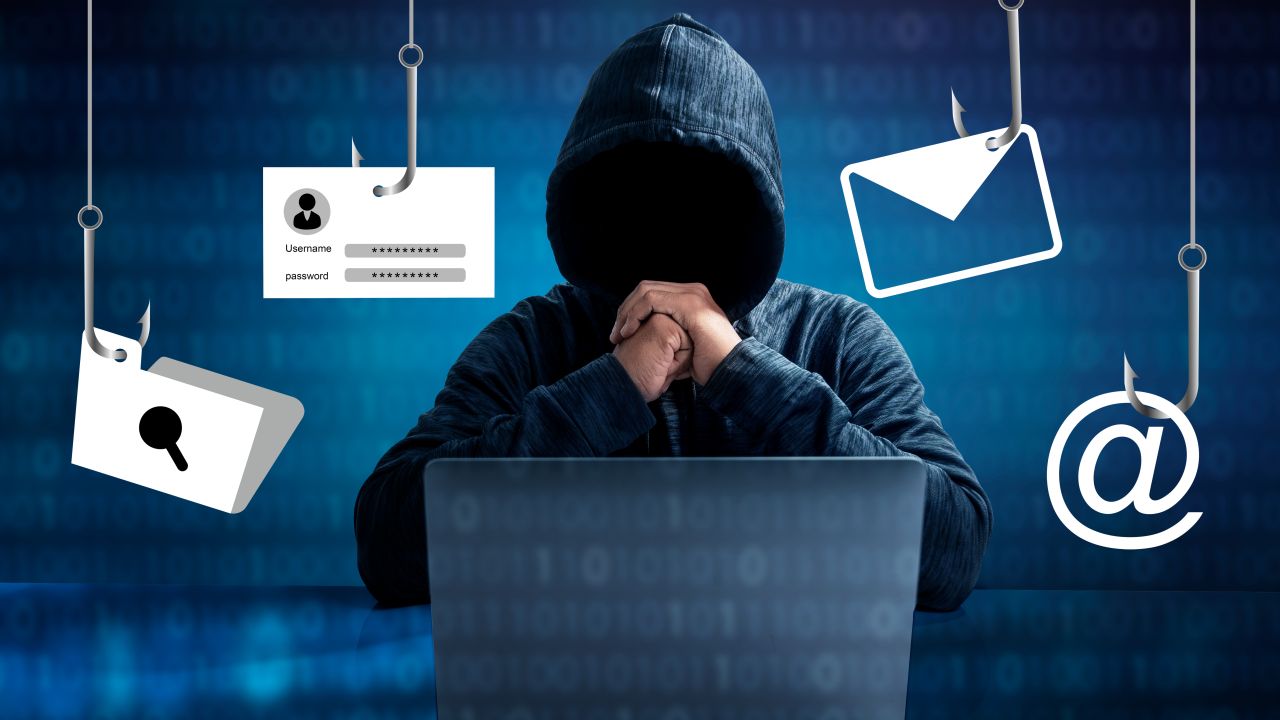 Phishing sofisticat înainte de sezonul estival: cum anume sunt furați banii călătorilor români prin intermediul aplicațiilor de mesagerie / depositphotos