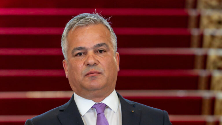 Premierul desemnat Adrian Veștea afirmă că va continua formarea guvernului în ciuda poziției PNL/presidency.ro