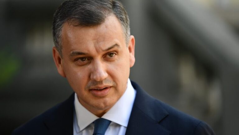 Premierul Eugen Tomac afirmă că este pregătit să continue lupta pentru formarea Guvernului după refuzul liberalilor de a-i susține Cabinetul/agerpres