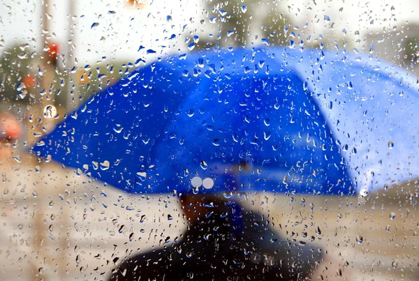 Cod galben de furtuni și ploi torențiale în 13 județe din România: vremea severă va continua până joi/depositphotos