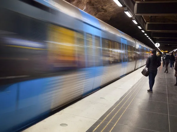 România anulează creșterea tarifelor la metrou/depositphotos