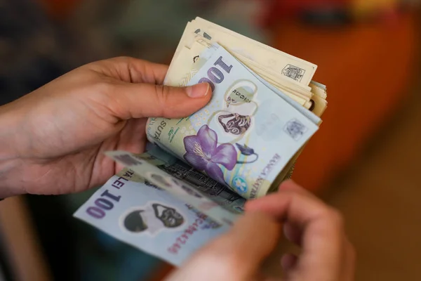 Scandalul bancar ROBOR: amenzi de 710 milioane € provoacă un val de contestații în rândul celor mai mari bănci din România/depositphotos