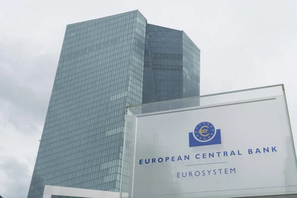 Banca Centrală Europeană a fost prima dintre marile bănci centrale care a majorat dobânzile pe fondul șocului energetic cauzat de conflictul din Iran/depositphotos