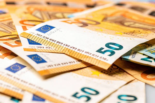 România primește 2,25 miliarde de euro din PNRR, iar guvernul anunță reducerea nevoii de împrumuturi/depositphotos