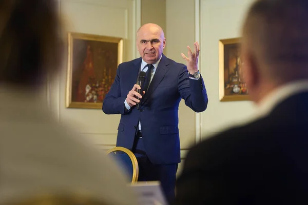 Ilie Bolojan candidează oficial la șefia PNL: Oana Gheorghiu și Dragoș Pîslaru s-au alăturat echipei sale/depositphotos