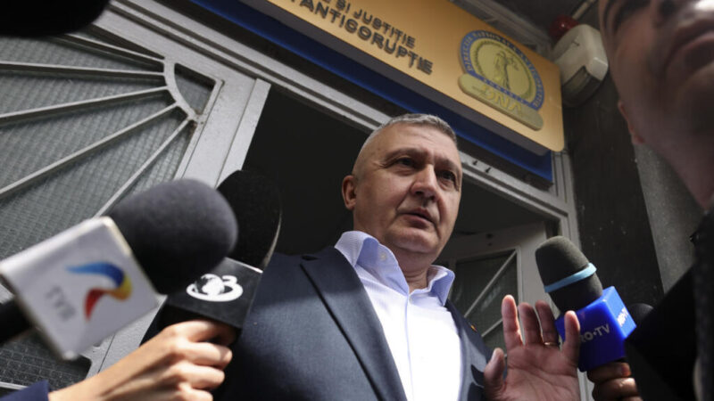 Scandal de corupție răsunător în România: DNA a început urmărirea penală împotriva șefului Statului Major al Apărării, Gheorghiță Vlad Scandal de corupție răsunător în România: DNA a început urmărirea penală împotriva șefului Statului Major al Apărării, Gheorghiță Vlad / depositphotos