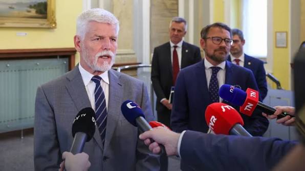 Criză constituțională fără precedent la Praga: Președintele Cehiei l-a dat în judecată pe prim-ministru din cauza participării la summitul NATO / depositphotos