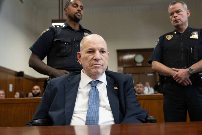 Verdict definitiv la Los Angeles: curtea de apel a respins contestația lui Harvey Weinstein și a menținut pedeapsa de 16 ani de închisoare / depositphotos