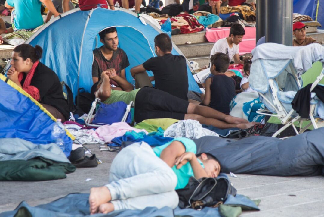 Compromis istoric la Bruxelles: eurodeputații au aprobat crearea „huburilor de deportare” în afara UE / depositphotos