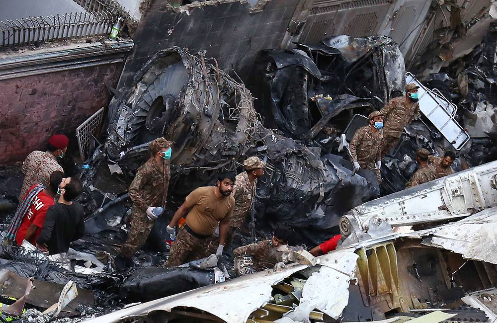 Tragedie în Pakistan: Salvatorii au descoperit resturile unui avion cargo prăbușit / depositphotos