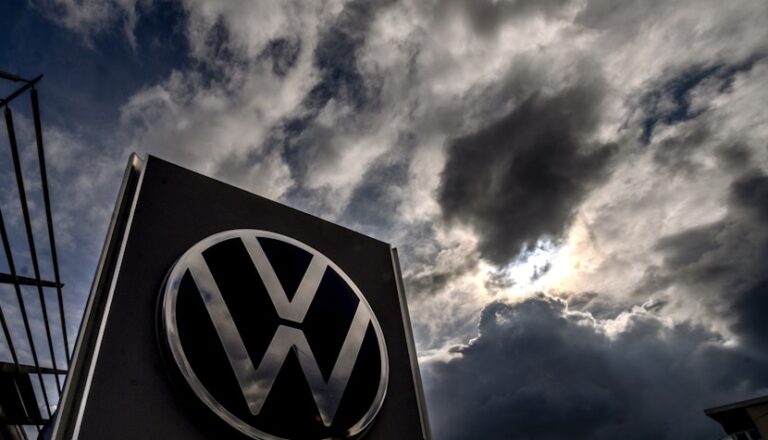 Criza Volkswagen: compania reduce gama de modele, scade producția și pregătește concedieri / depositphotos