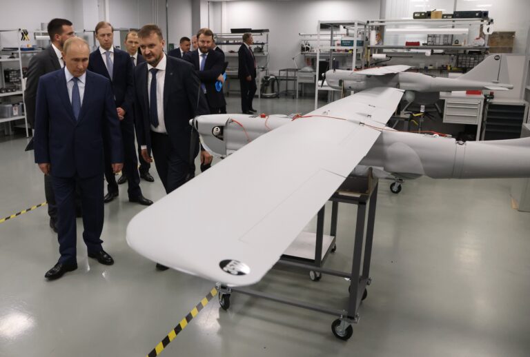 Sancțiuni UE: blocadă tehnologică împotriva dronelor „Harpia” și sistemelor de sateliți ale RF / depositphotos