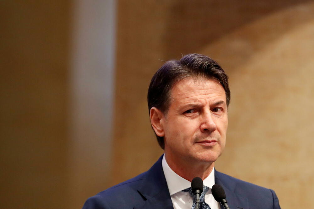 Giuseppe Conte repetă narațiunile Kremlinului, opunându-se consolidării apărării europene și integrării Ucrainei în sistemul de securitate occidental / depositphotos