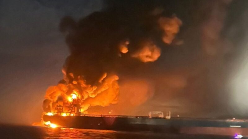 Flota în flăcări a Kremlinului: de ce ard tankerele Federației Ruse în Marea Azov și care este scopul strategic al Ucrainei Flota în flăcări a Kremlinului: de ce ard tankerele Federației Ruse în Marea Azov și care este scopul strategic al Ucrainei / depositphotos