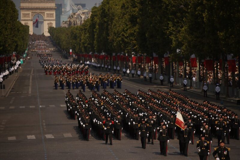 Franța a sărbătorit Ziua Bastiliei printr-o paradă militară de amploare: printre participanți s-au aflat militari români și ucraineni Franța a sărbătorit Ziua Bastiliei printr-o paradă militară de amploare: printre participanți s-au aflat militari români și ucraineni/AP/Thomas Padilla