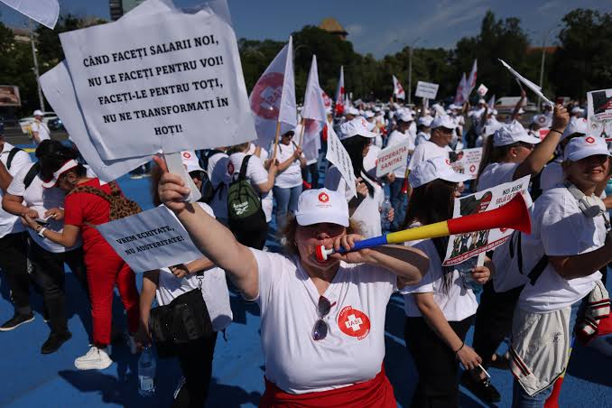 Personalul medical din România intră în grevă: Sanitas anunță proteste împotriva Guvernului / depositphotos