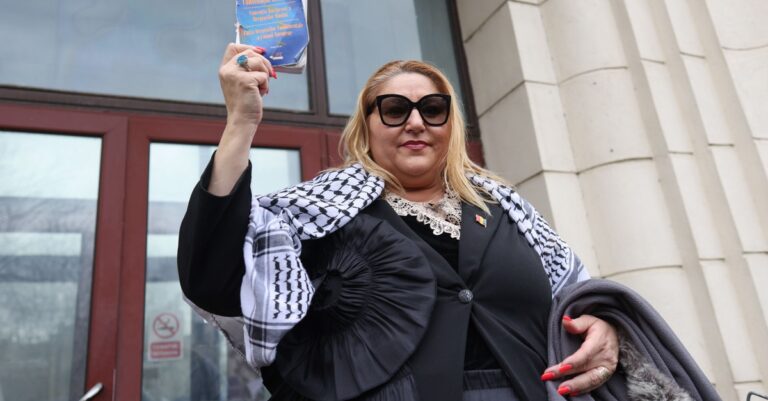 Dosarul sechestrării jurnaliștilor de la TG1: Diana Șoșoacă și fostul ei soț au fost trimiși oficial în judecată / depositphotos