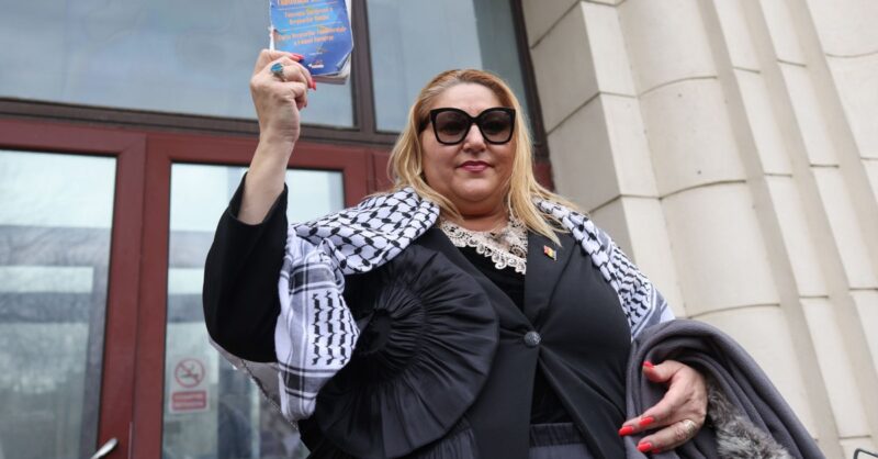 Dosarul sechestrării jurnaliștilor de la TG1: Diana Șoșoacă și fostul ei soț au fost trimiși oficial în judecată Dosarul sechestrării jurnaliștilor de la TG1: Diana Șoșoacă și fostul ei soț au fost trimiși oficial în judecată / depositphotos