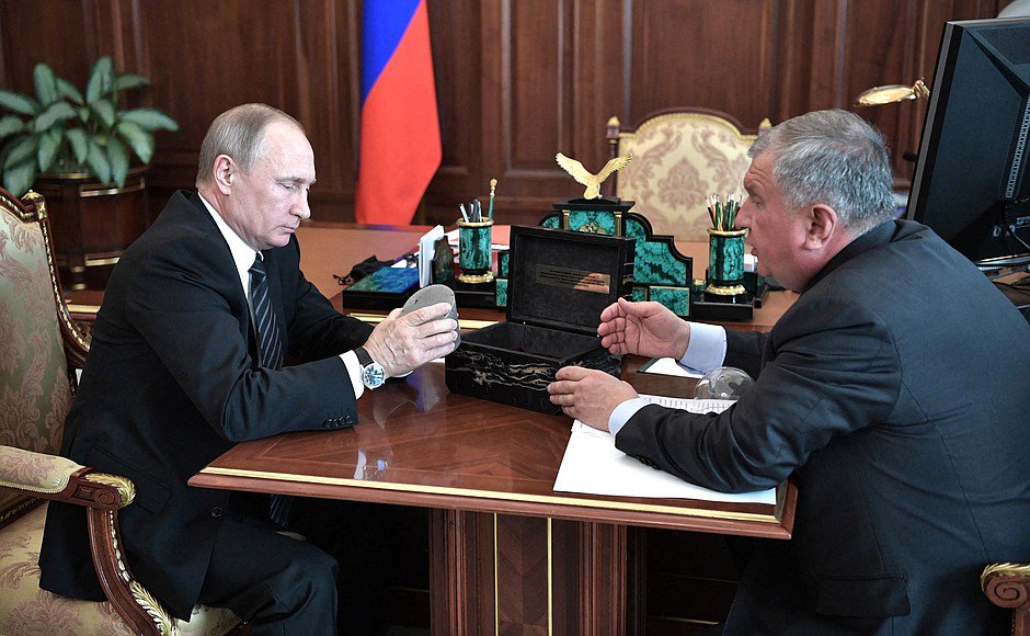 Panica financiară a elitelor: de ce oligarhii din RF scot în secret miliarde în străinătate împotriva voinței lui Putin / depositphotos