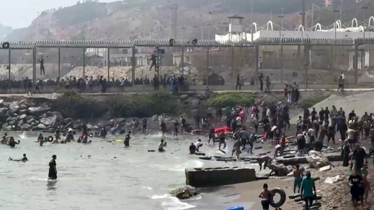 Dilema juridică a Spaniei în spatele sosirilor record de migranți în Ceuta / depositphotos