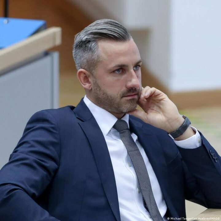 Liderul AfD din Saxonia-Anhalt amenință să desființeze contrainformațiile germane: un nou conflict în jurul securității statului / depositphotos