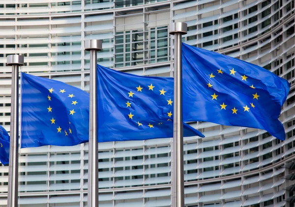 Comisia Europeană nu vede un risc imediat de întreruperi ale alimentării cu energie electrică în România, dar continuă să monitorizeze situația / depositphotos