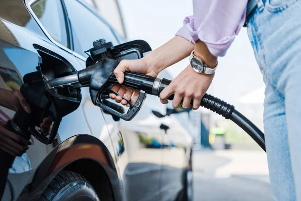 Prețurile carburanților din România au început să scadă după câteva săptămâni de scumpiri / depositphotos