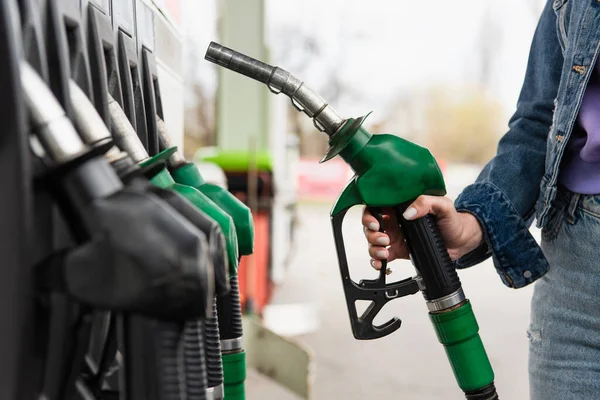 România a ajuns pe primul loc în Uniunea Europeană la scumpirea motorinei: prețurile la pompă au atins un nou record / depositphotos