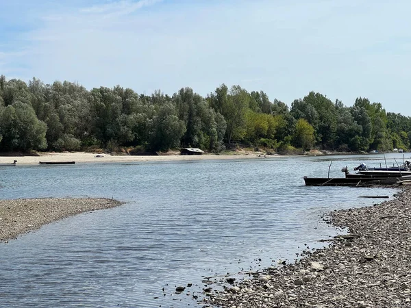 Dunărea în România rămâne la un nivel record de scăzut: hidrologii prognozează o creștere ușoară a debitului / depositphotos