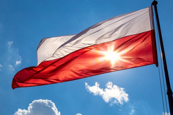 Veto-urile lui Nawrocki costă Polonia miliarde: conflictul politic începe să afecteze economia / depositphotos