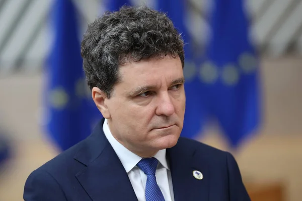 Legea salarizării din România, în impas: negocierile lui Nicușor Dan cu liderii partidelor s-au încheiat fără un acord / depositphotos
