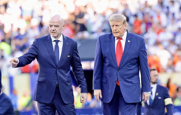 Trump îl apără pe Infantino pe fondul escaladării conflictului dintre UEFA și FIFA / depositphotos