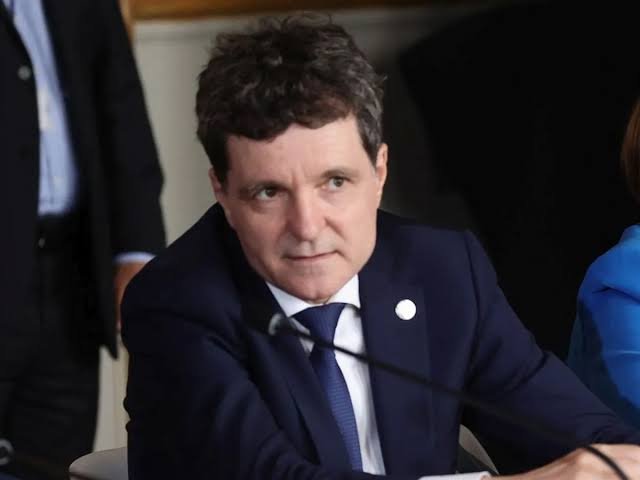 România, de 110 zile fără guvern cu puteri depline: președintele Nicușor Dan refuză de 62 de zile să propună un premier / depositphotos